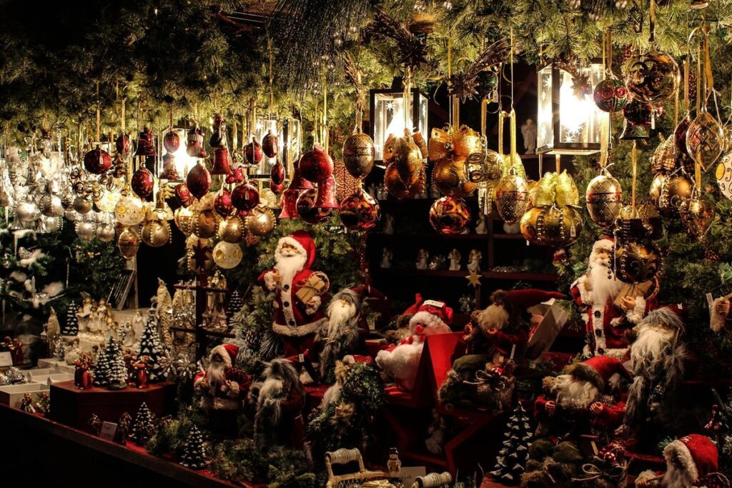 cats artificial christmas trees