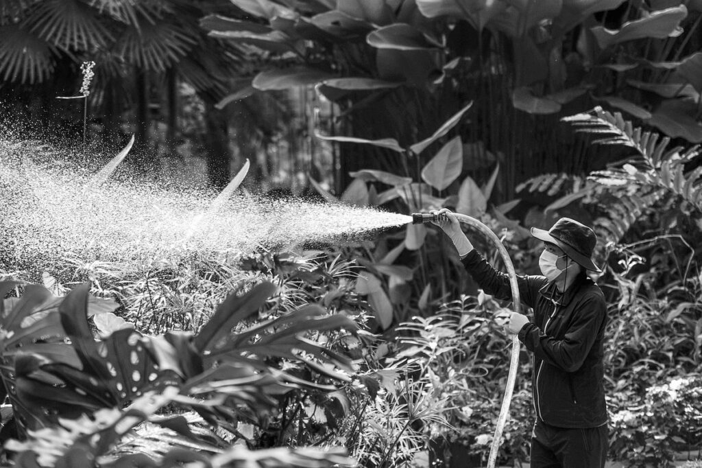 auto cat water sprayer
