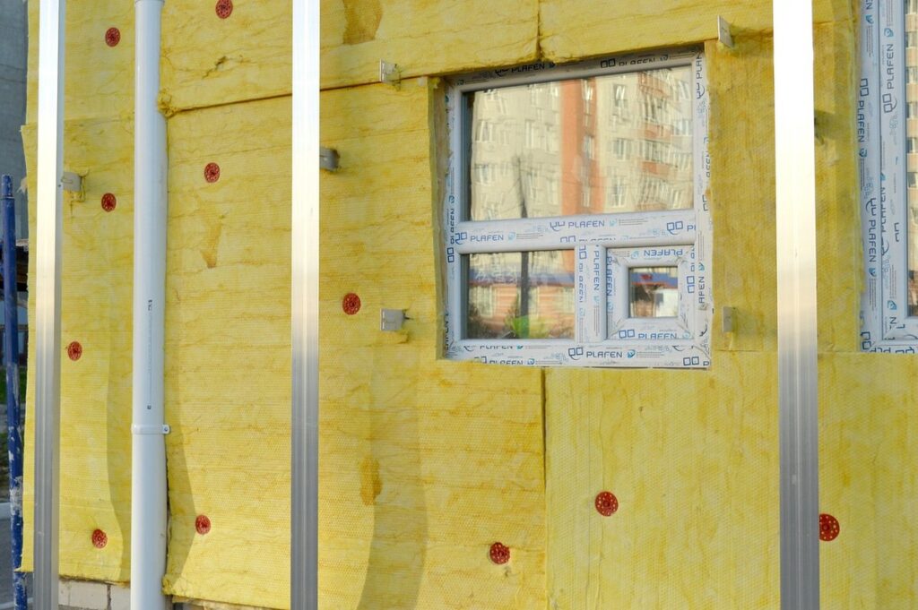 insulating an outdoor cat house