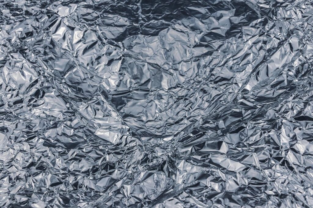 why cats don't like foil